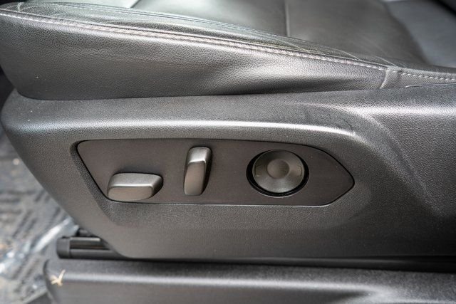Used 2021 Gray Chevrolet Z71 image 18