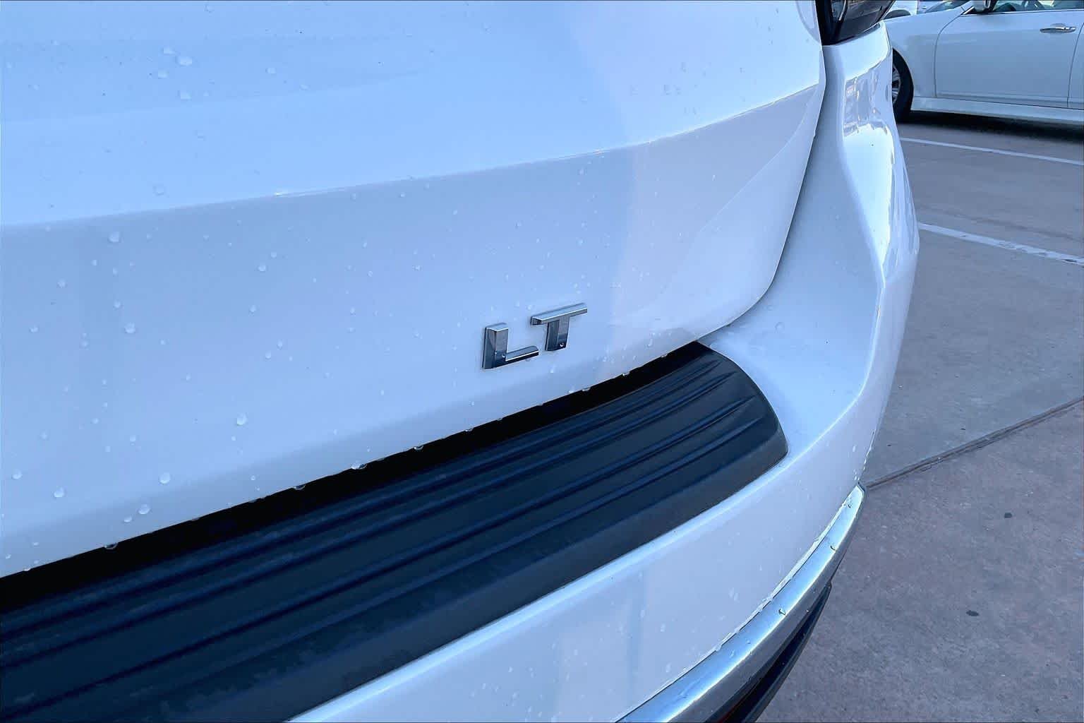 Used 2022 Summit White Chevrolet LT image 10