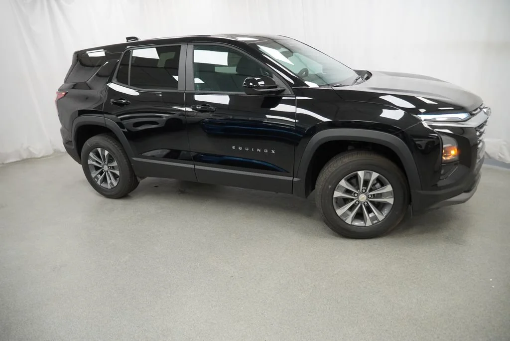 2027 Chevrolet Equinox LT - Photo 6