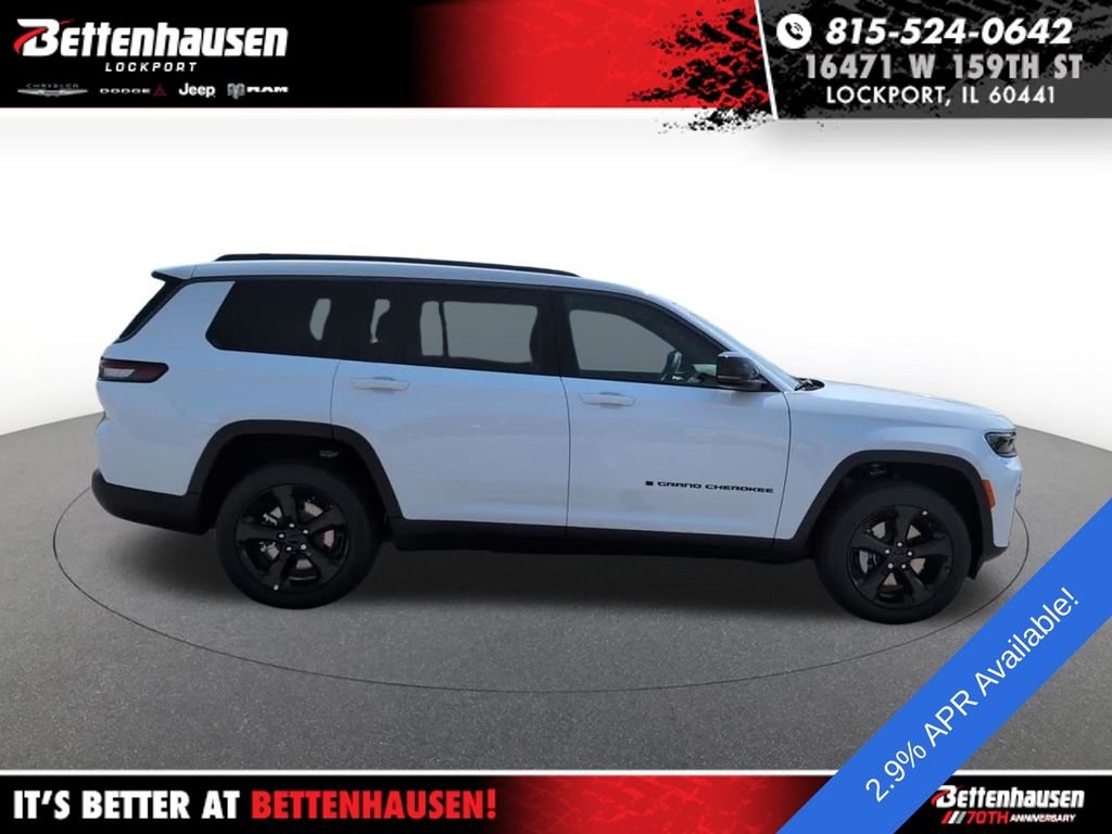 New 2026 White Jeep  image 5