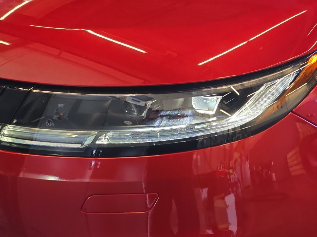 Used 2025 Red Land Rover SE image 33