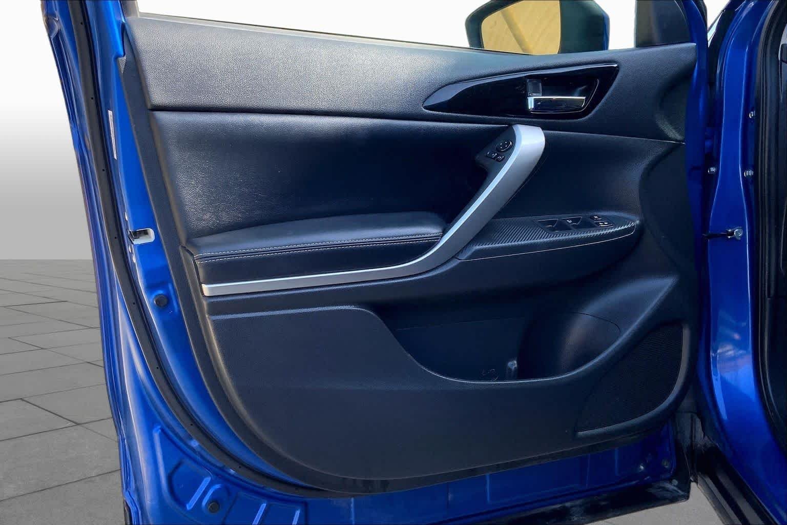 Used 2024 Lightning Blue Mitsubishi SE image 22