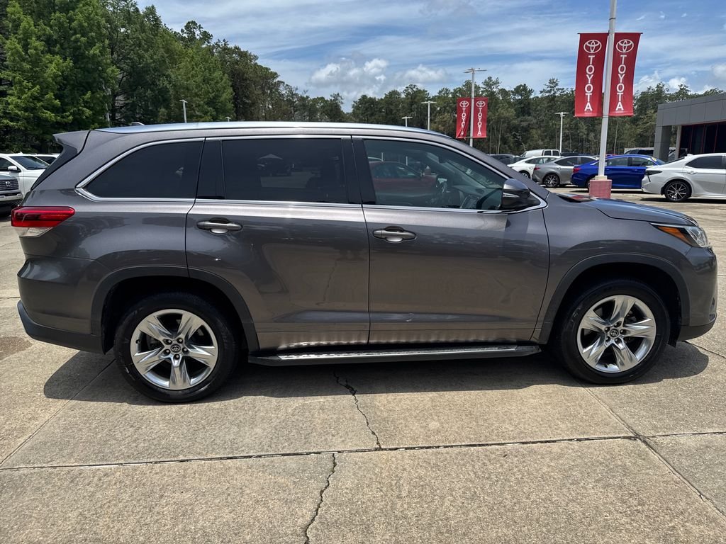 Used 2018 Gray Toyota Limited image 8