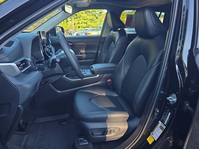 Used 2026 Black Toyota XLE image 16