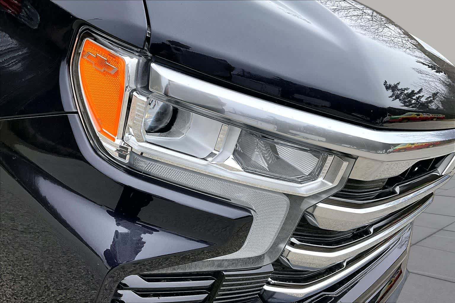 Used 2023 Dark Ash Metallic Chevrolet High Country image 27