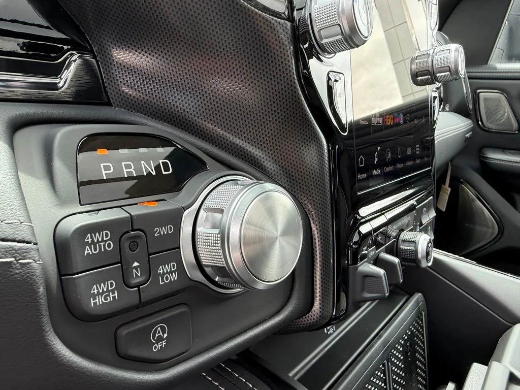 New 2026 Diamond Black Crystal Pearl-Coat Exterior Paint RAM Limited image 20
