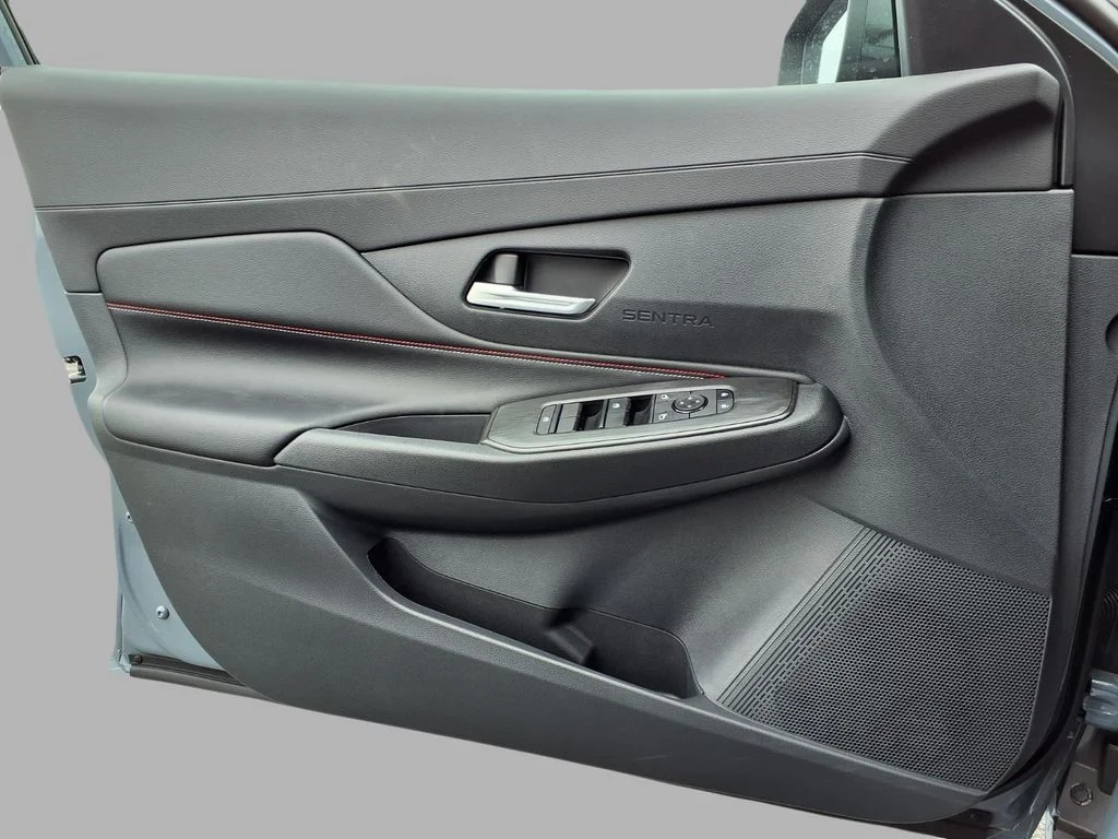 New 2026 Atlantic Gray Metallic Nissan SR image 18