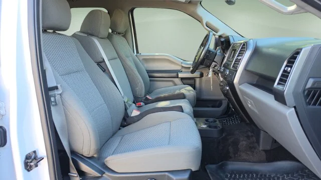 Used 2017 Oxford White Ford XLT image 12