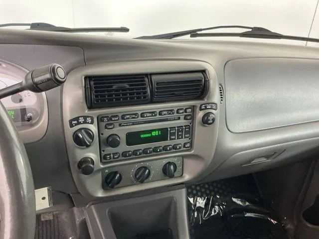 2004 Ford Explorer Sport Trac XLS - Photo 17