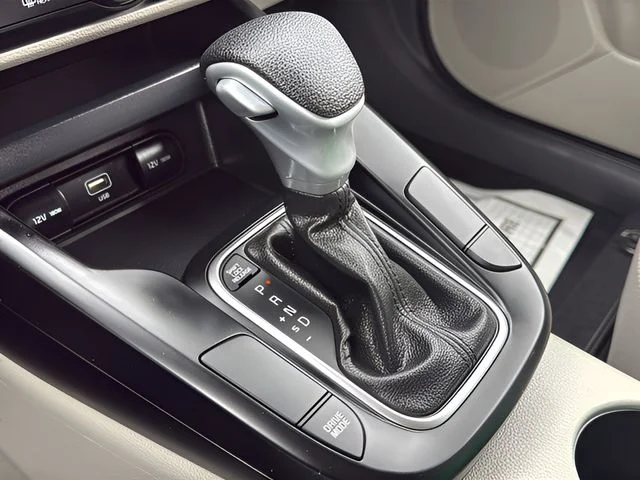 Used 2025 Silver Kia LX image 20