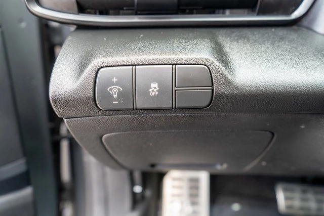 Used 2025 Gray Hyundai SEL Sport image 18