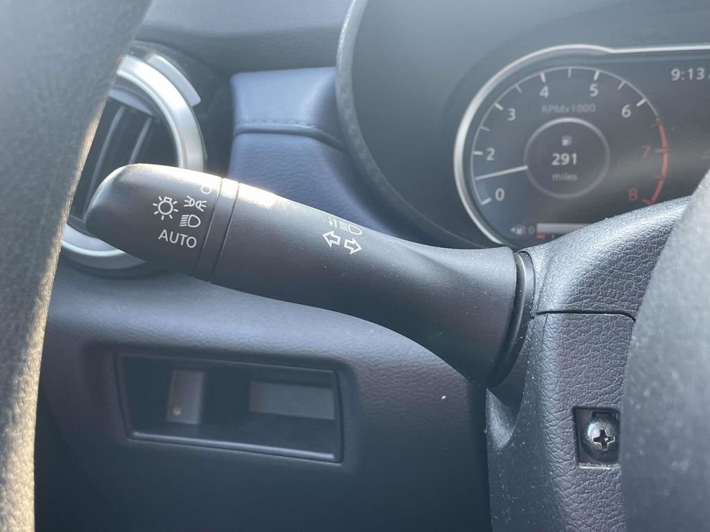 2025 Nissan Versa Sedan SV - Photo 25