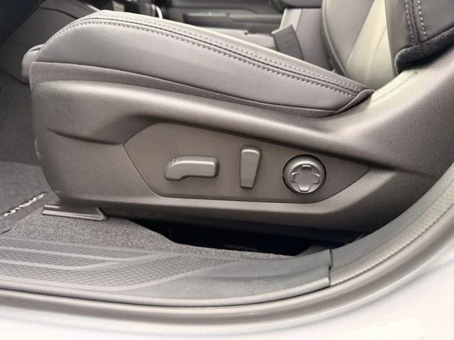 New 2026 ICE SILVER METALLIC Subaru Touring XT image 15