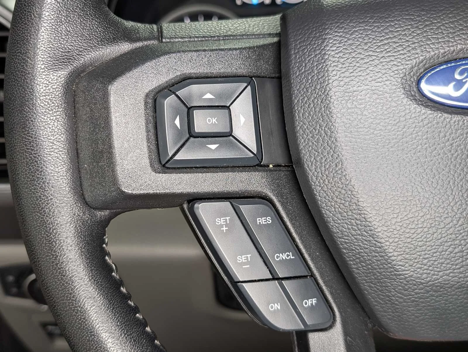Used 2019 Magnetic Ford XLT image 35