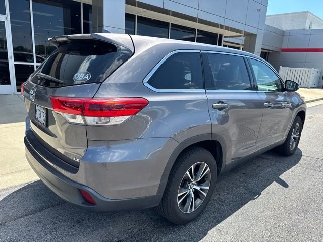 Used 2019 Gray Toyota LE Plus image 3