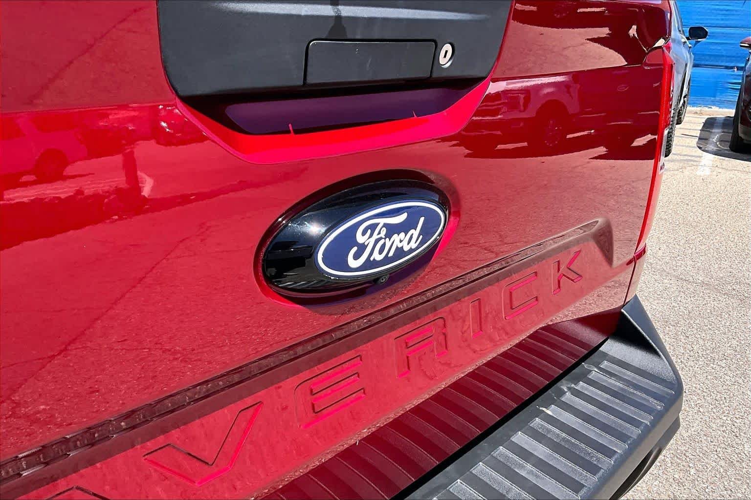 Used 2025 Ruby Red Metallic Tinted Clearcoat Ford XLT image 28
