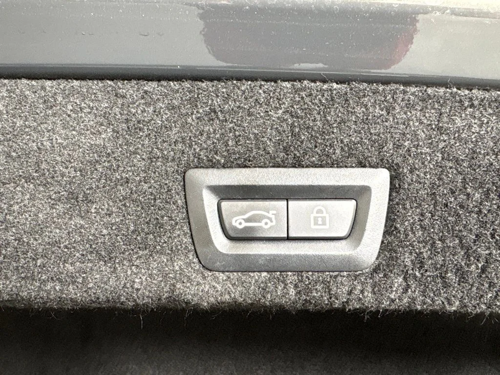 Used 2021 Gray BMW 740i image 24