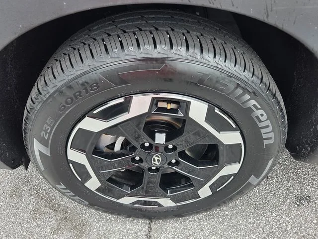 Used 2024 Gray Hyundai SEL image 11