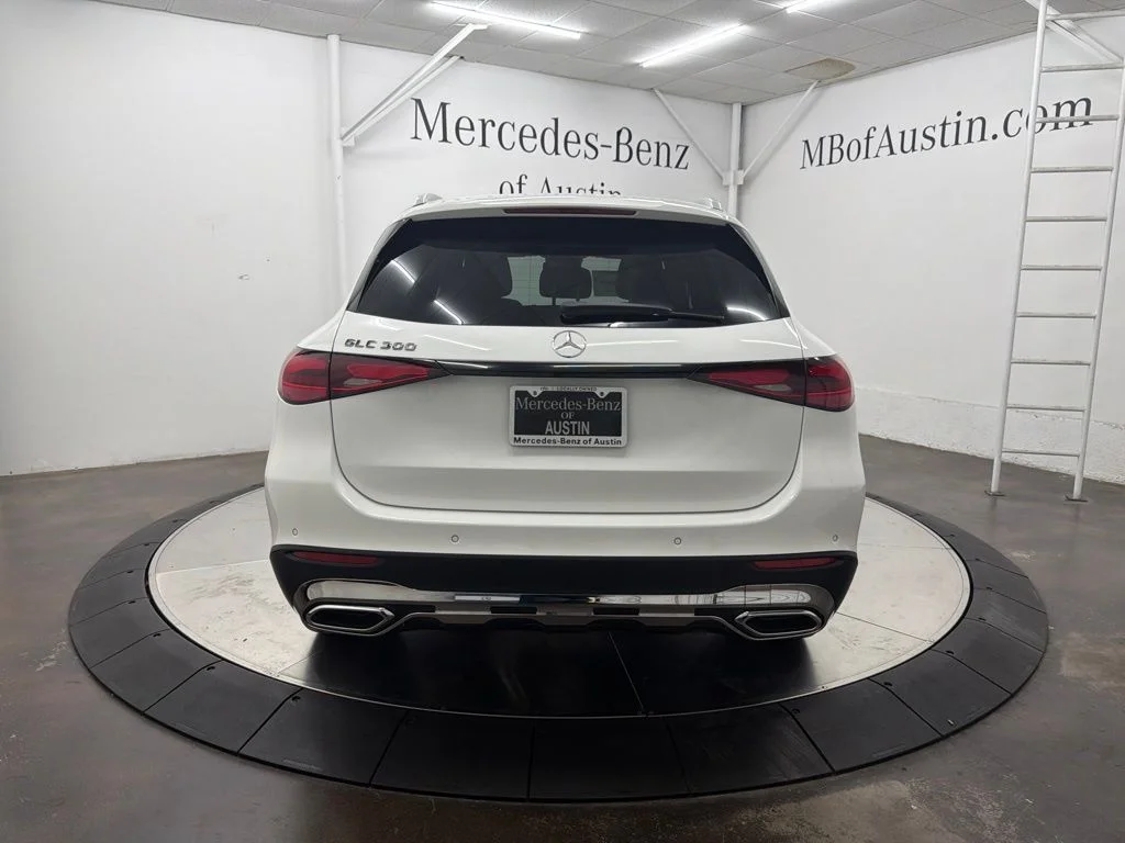 New 2027 White Mercedes-Benz GLC 300 image 6