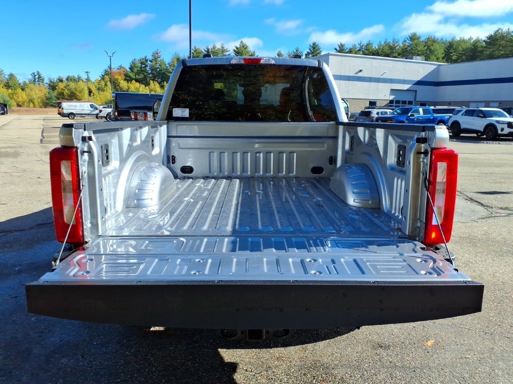 New 2027 Iconic Silver Metallic Ford F-250® XLT image 8
