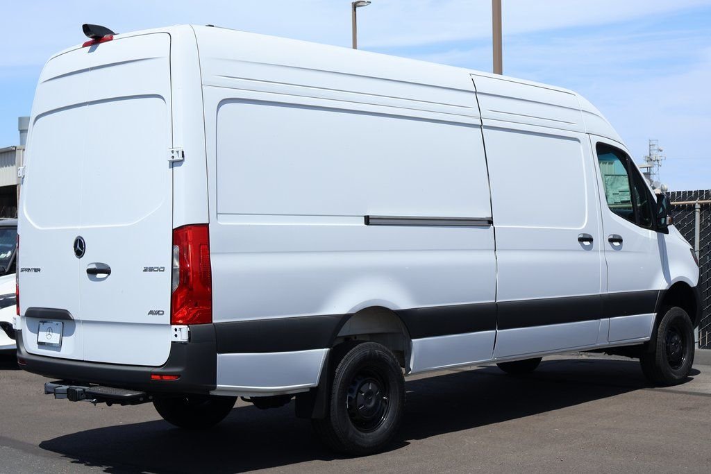 New 2026 Arctic White Mercedes-Benz Cargo 170 WB image 2