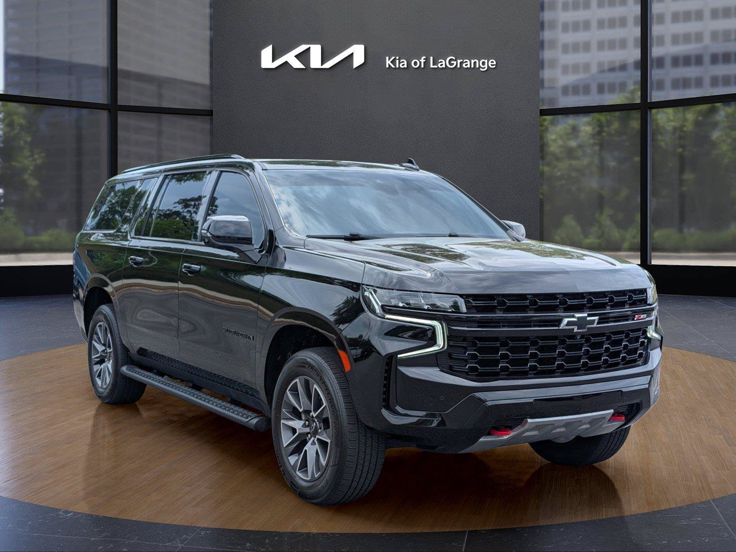 Used 2023 Black Chevrolet Z71 image 3