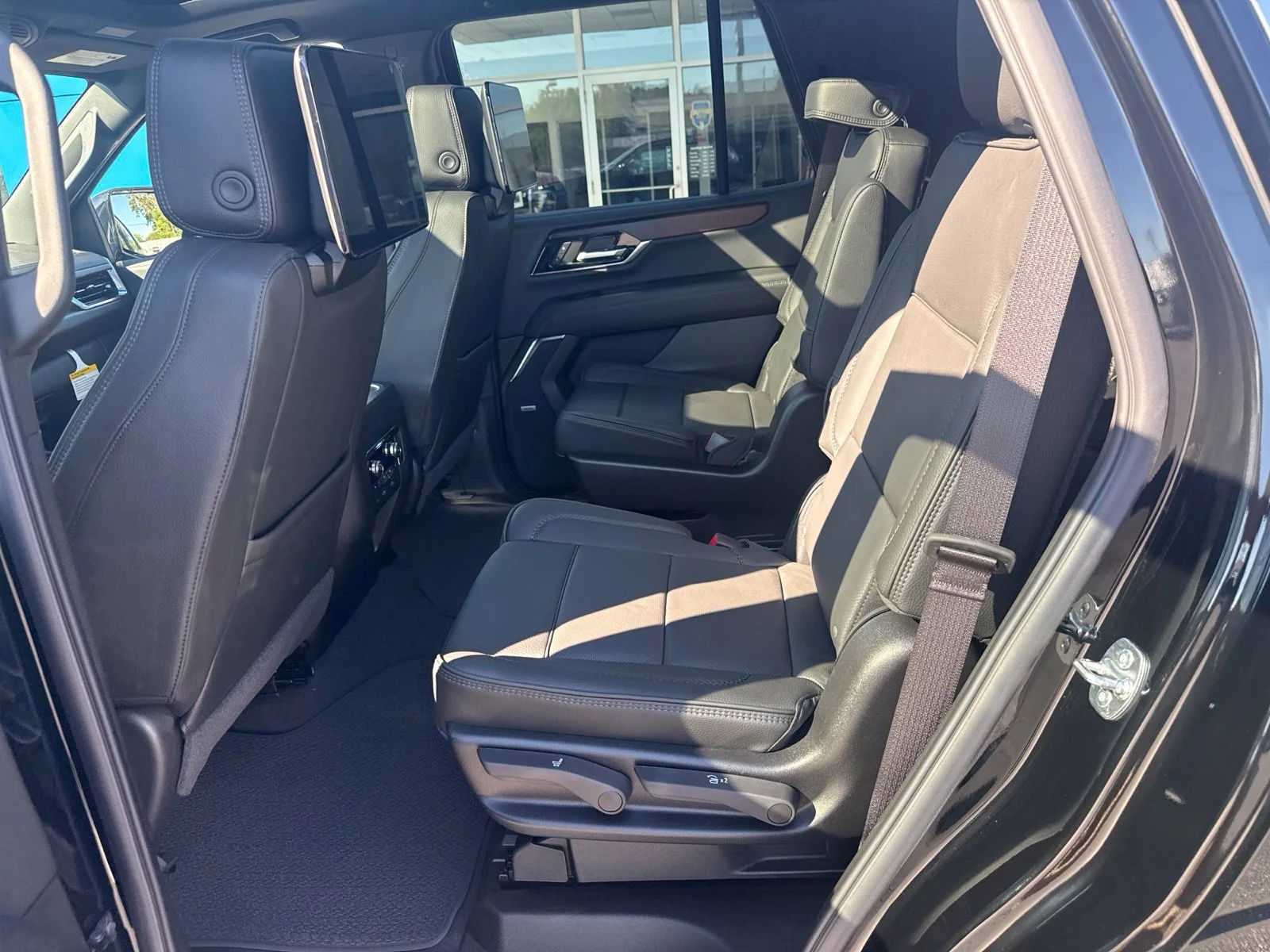 2026 GMC Yukon Denali - Photo 19
