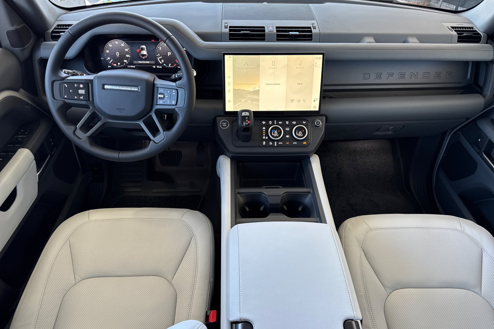 New 2026 Borasco Grey Land Rover X-Dynamic SE image 3