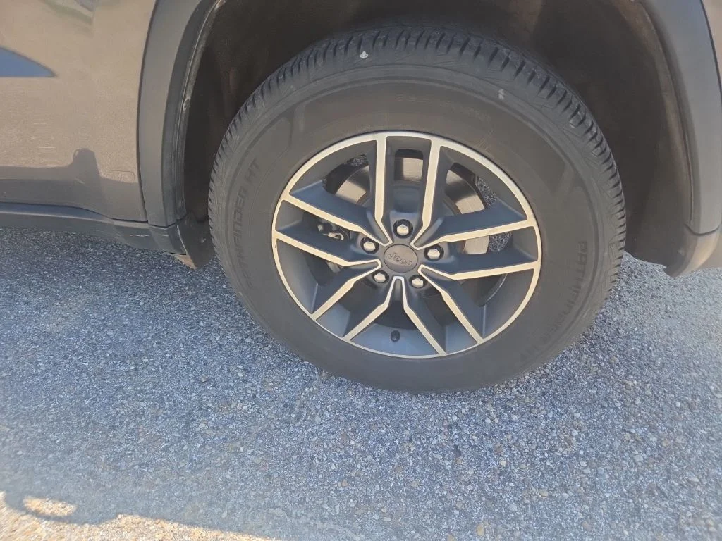 Used 2020 Gray Jeep Limited image 28
