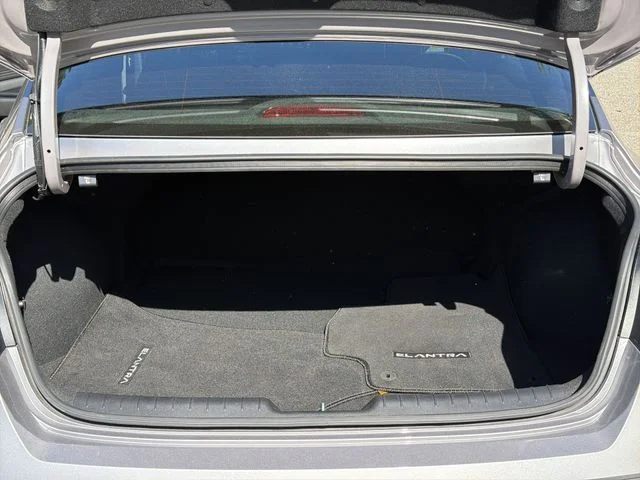Used 2025 Silver Hyundai SEL Sport image 25