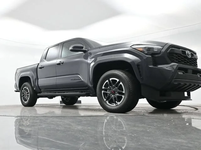 Used 2025 Underground Toyota SR5 image 22