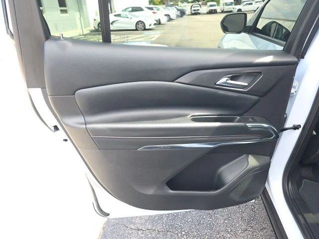 Used 2026 White Chevrolet Z71 image 30