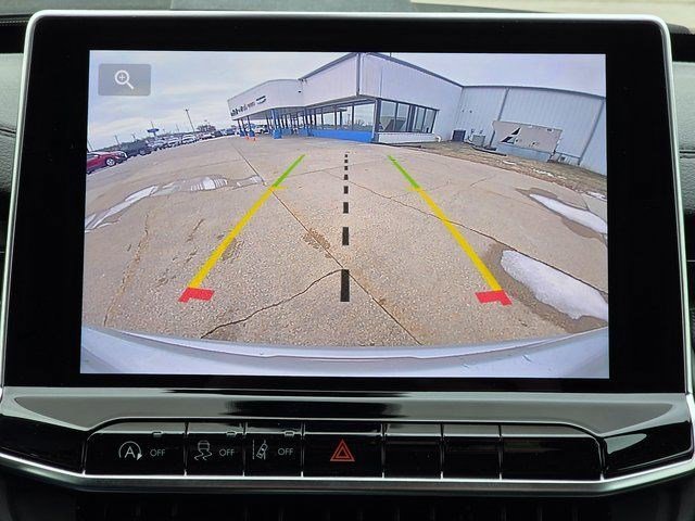 New 2026 Silver Zynith Metallic Clearcoat Jeep Latitude Altitude image 29