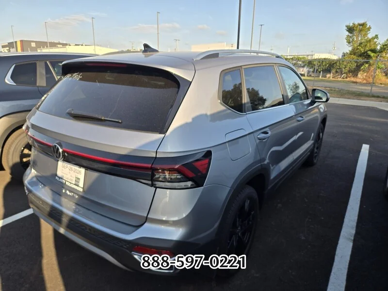 Used 2026 Pyrite Silver Metallic Volkswagen 1.5T SE image 4