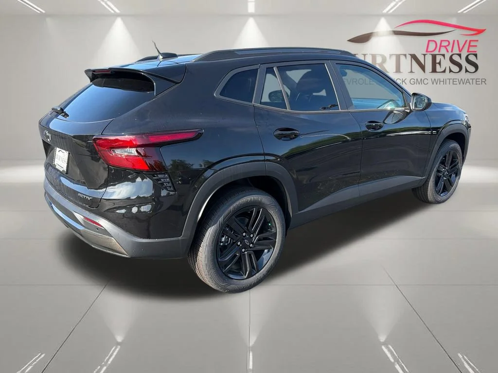 New 2026 Mosaic Black Metallic Chevrolet ACTIV image 9