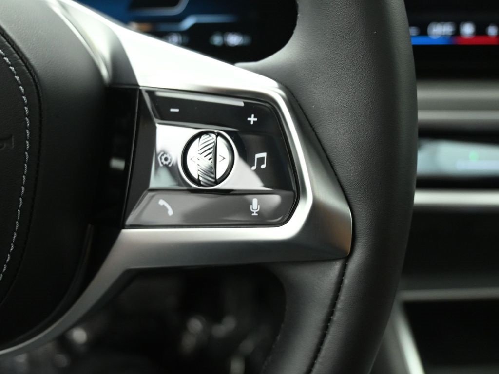 2023 BMW I7 - Image 16