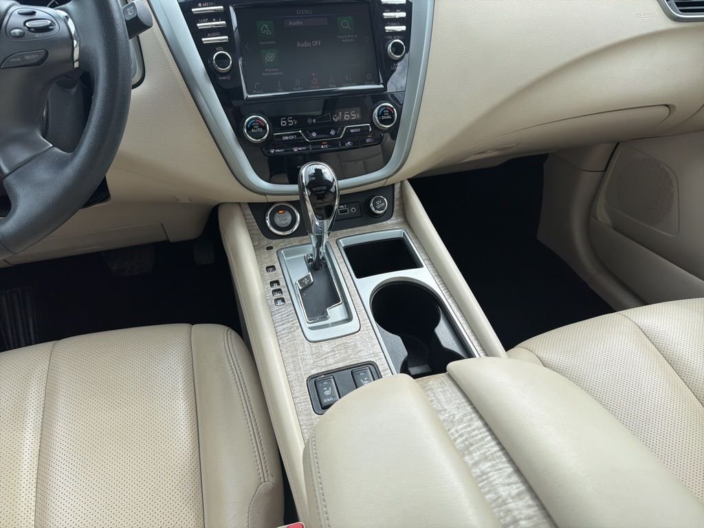 Used 2019 White Nissan SL image 16