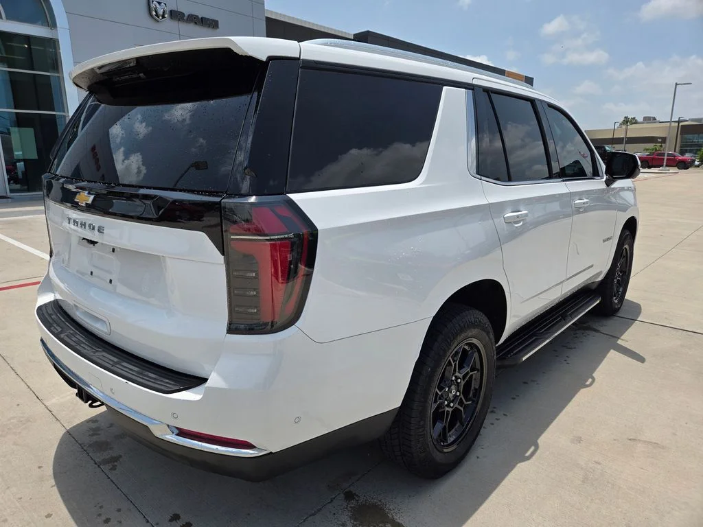 Used 2025 White Chevrolet LS image 3