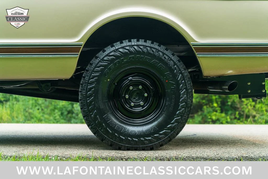 Used 1972 Gold Chevrolet Cheyenne image 22