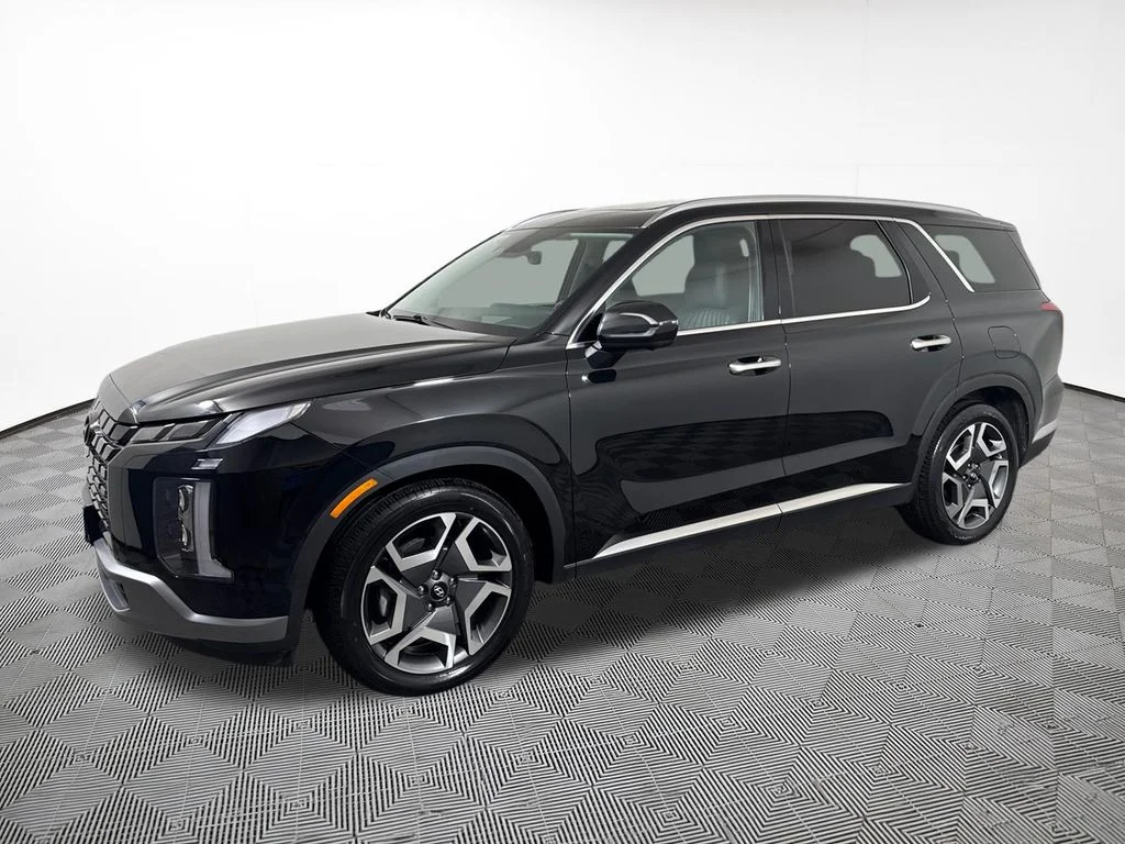 Used 2024 Black Hyundai Limited image 2