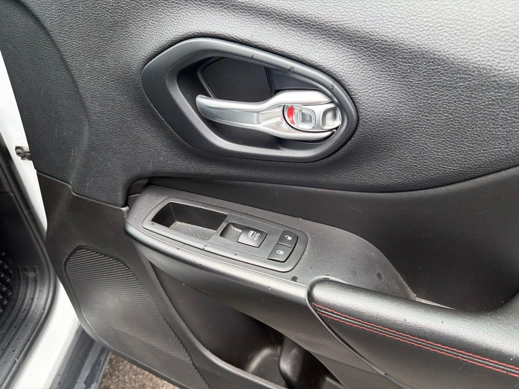 Certified Used 2019 White Jeep Trailhawk image 17