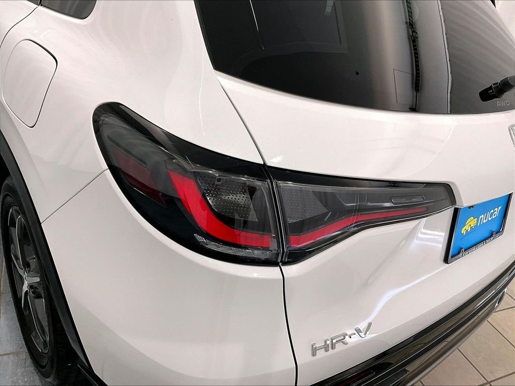 Used 2025 White Honda EX-L image 33