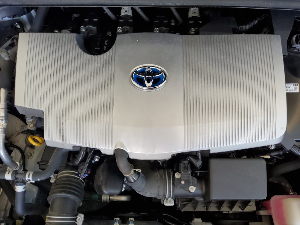 Used 2016 White Toyota Four image 21