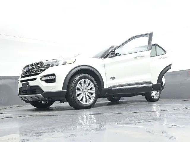 Used 2023 White Metallic Ford King Ranch image 46