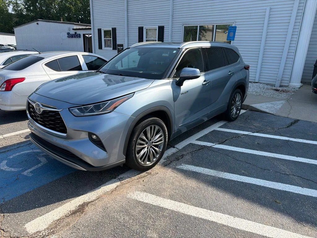 Used 2020 Blue Toyota Platinum image 2