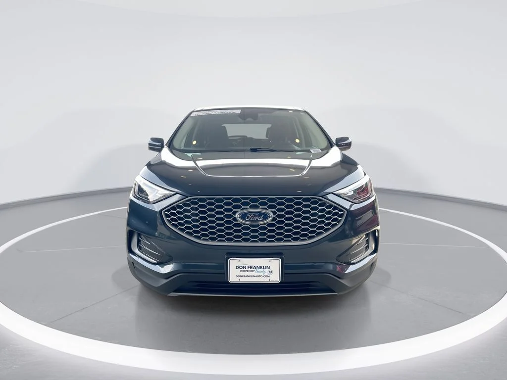 Used 2023 Blue Ford SEL image 3