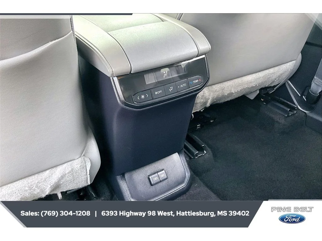 Used 2023 Wind Chill Pearl Toyota XLE image 25