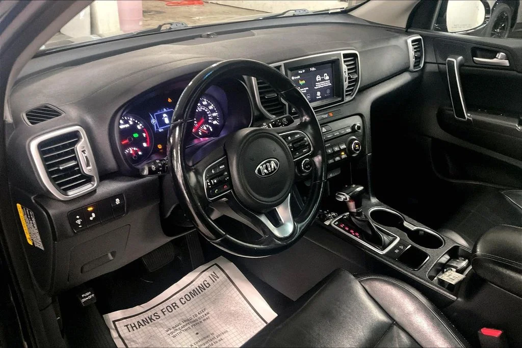 Used 2017 Red Kia EX image 14