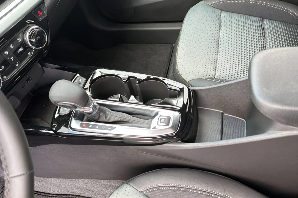 New 2026 Summit White Chevrolet LT image 31