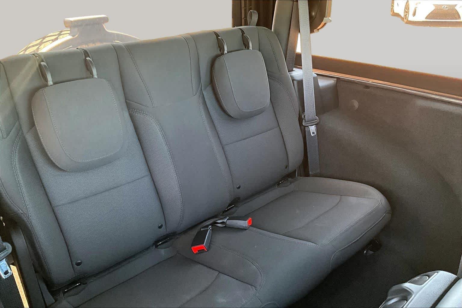 Used 2023 Granite Crystal Metallic Clearcoat Jeep Willys image 15